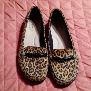 Clarks Collection Ashland Leopard Suede Loafer Shoes Women’s Size 10 Wide